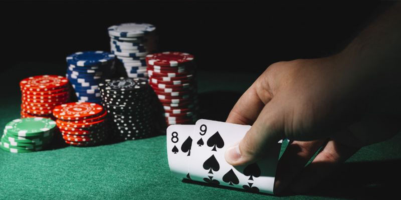 Cách Chơi Poker 2 Lá Cực Kỳ Chuyên Nghiệp Từ Chuyên Gia 4 Chi tiết về cách chơi poker 2 lá ở các vòng cược